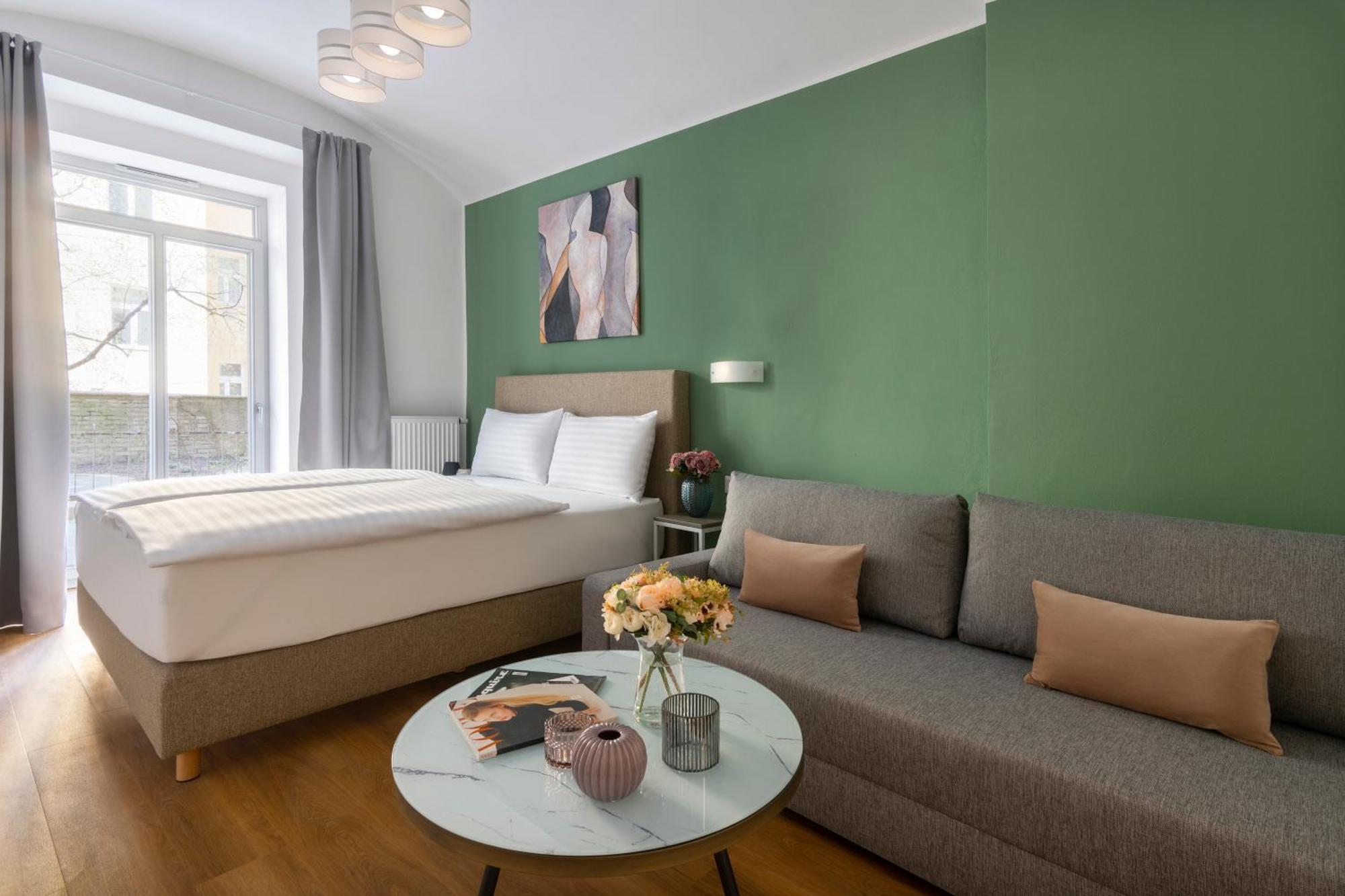 Hidden Art Boutique Residence By Dwellfort Praha Bagian luar foto