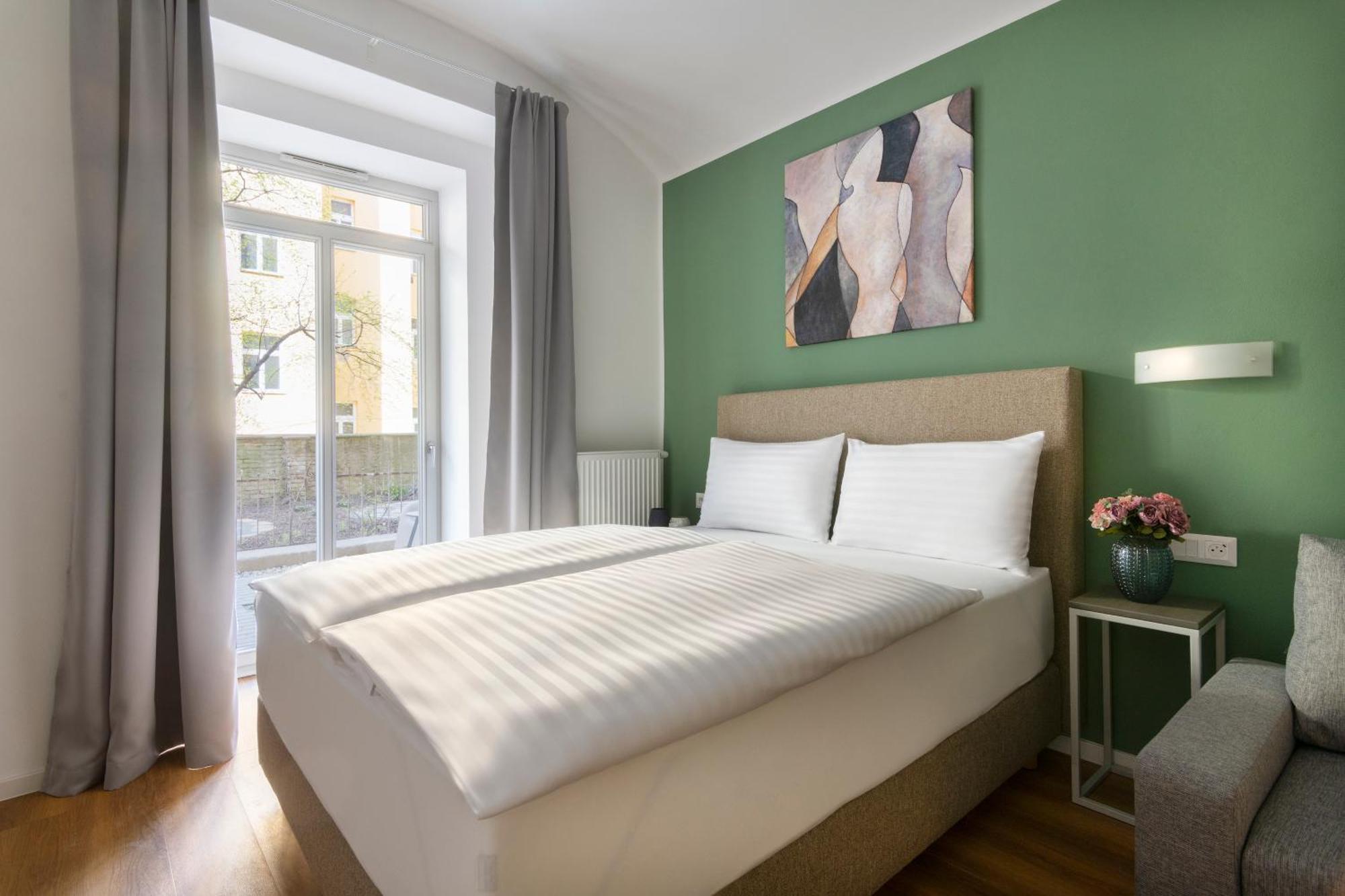Hidden Art Boutique Residence By Dwellfort Praha Bagian luar foto
