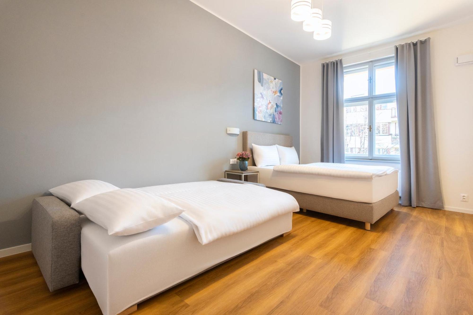 Hidden Art Boutique Residence By Dwellfort Praha Bagian luar foto