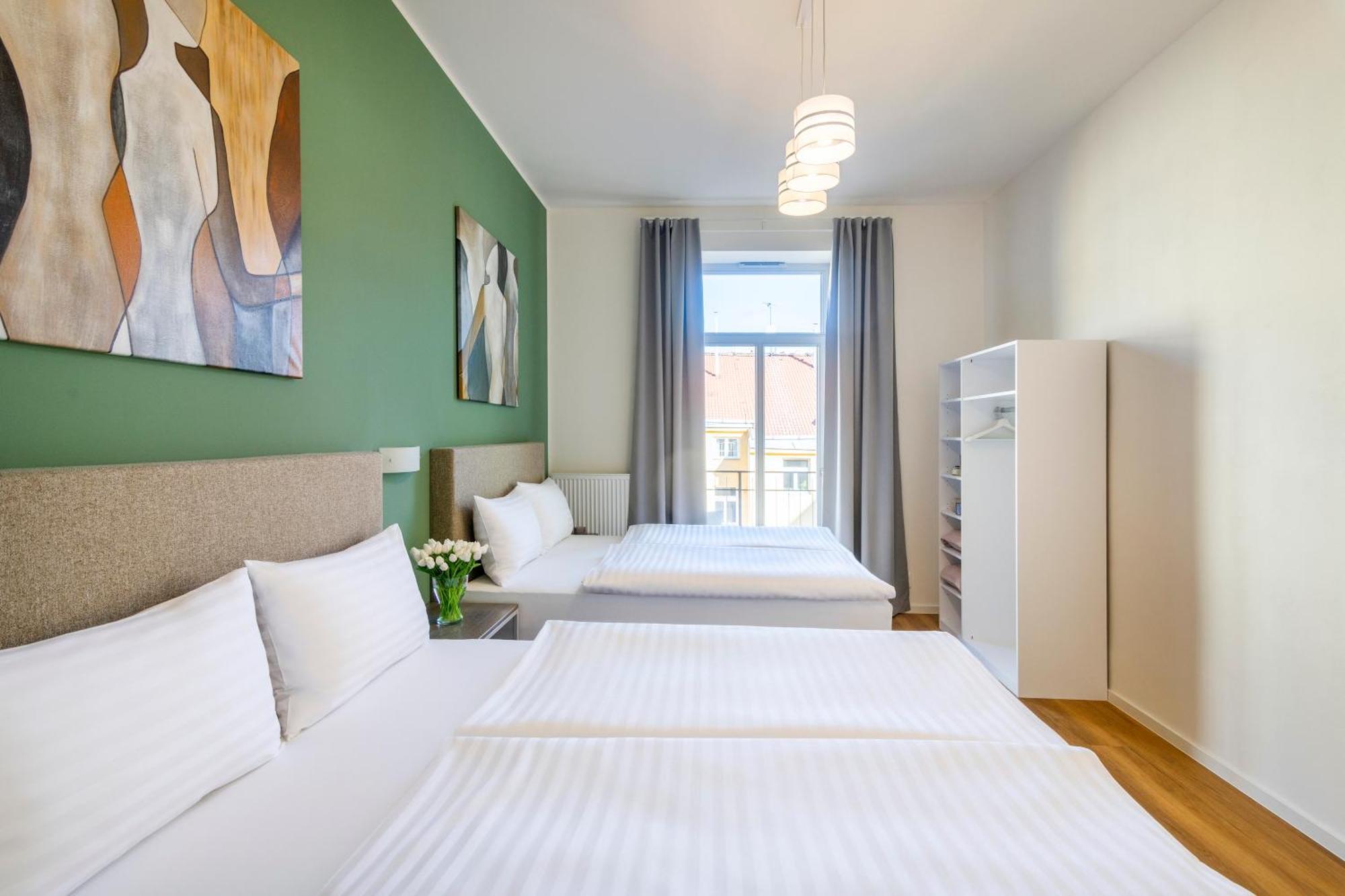 Hidden Art Boutique Residence By Dwellfort Praha Bagian luar foto